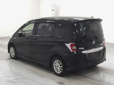 HONDA FREED HYBRID