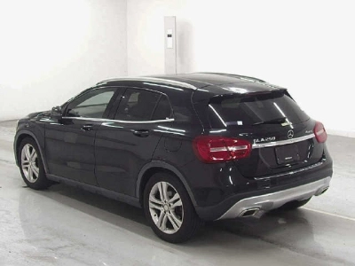 MERCEDES BENZ GLA