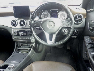 MERCEDES BENZ GLA