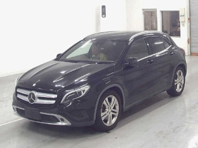 MERCEDES BENZ GLA