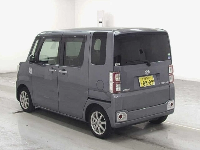 DAIHATSU WAKE