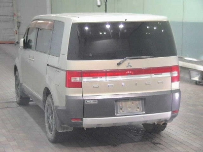 MITSUBISHI DELICA D:5