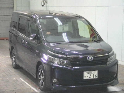 TOYOTA VOXY