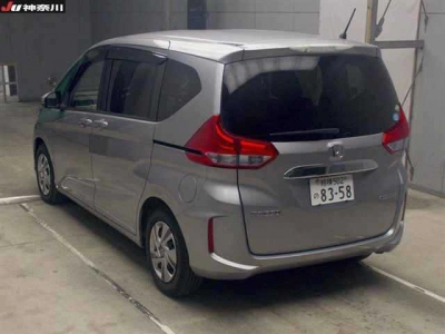 HONDA FREED HYBRID