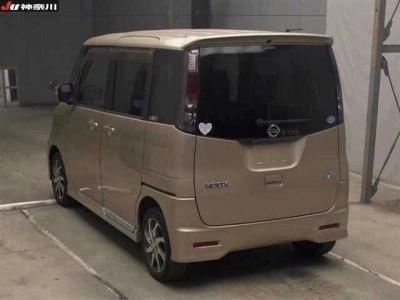 NISSAN ROOX