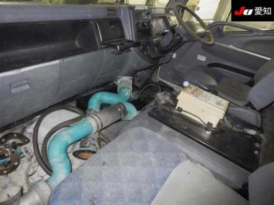 MITSUBISHI CANTER