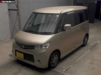 NISSAN ROOX