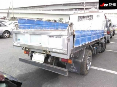 MITSUBISHI CANTER