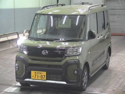 DAIHATSU TANTO FUN CROSS