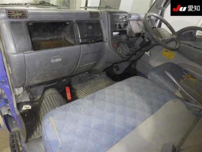 MITSUBISHI CANTER