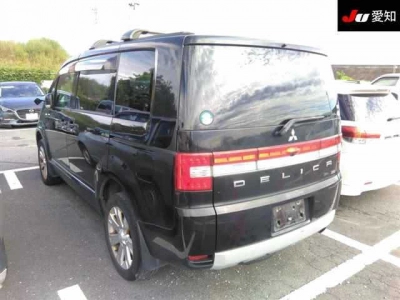 MITSUBISHI DELICA D:5