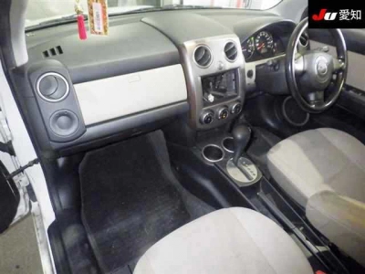 MAZDA VERISA