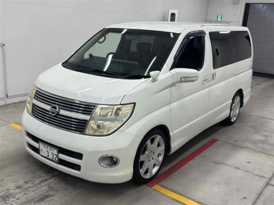 NISSAN ELGRAND