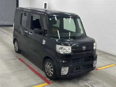 TOYOTA PIXIS MEGA