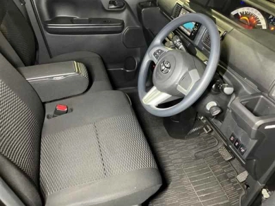 TOYOTA PIXIS MEGA