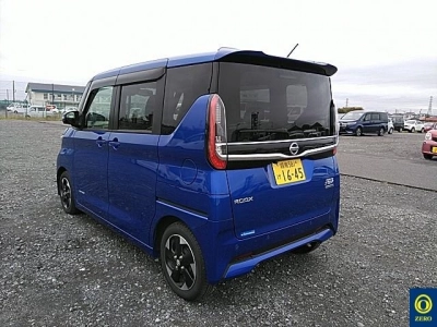 NISSAN ROOX