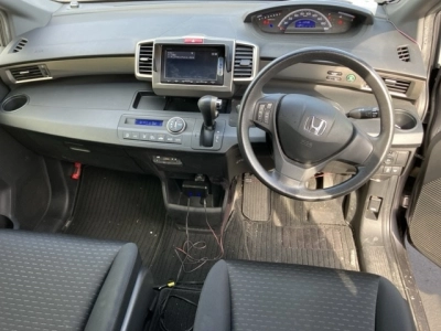 HONDA FREED SPIKE