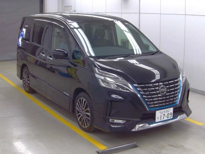 NISSAN SERENA