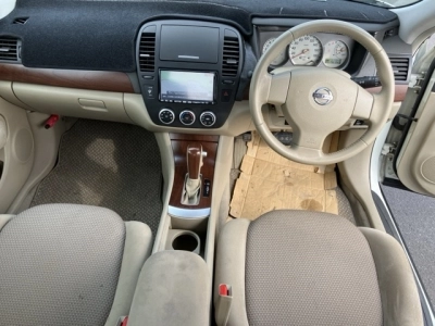 NISSAN BLUEBIRD