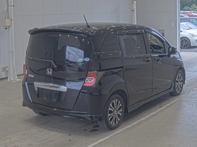 HONDA FREED SPIKE