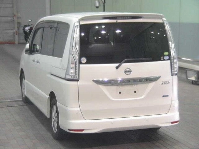 NISSAN SERENA