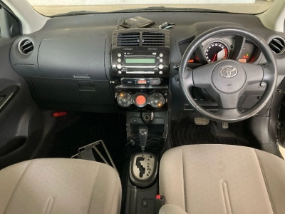TOYOTA IST