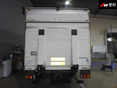 MITSUBISHI CANTER