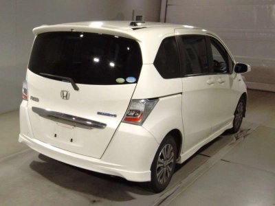 HONDA FREED HYBRID
