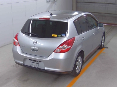 NISSAN TIIDA