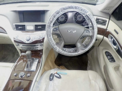 NISSAN FUGA
