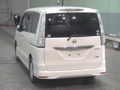 NISSAN SERENA