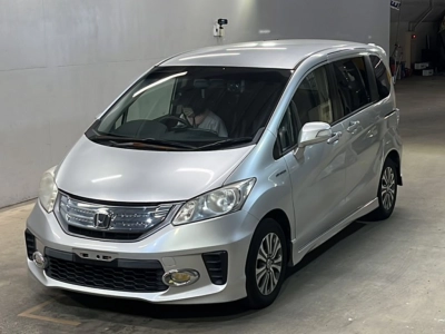 HONDA FREED HYBRID
