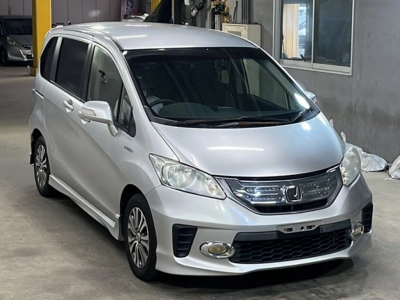 HONDA FREED HYBRID