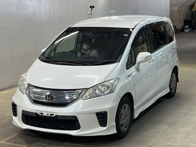 HONDA FREED HYBRID