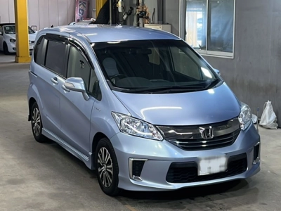 HONDA FREED HYBRID