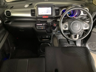 HONDA N-BOX SLASH