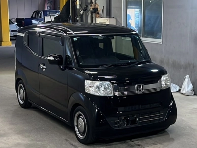 HONDA N-BOX SLASH