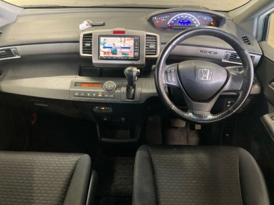 HONDA FREED SPIKE