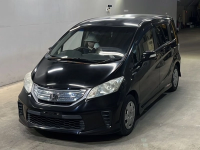 HONDA FREED HYBRID