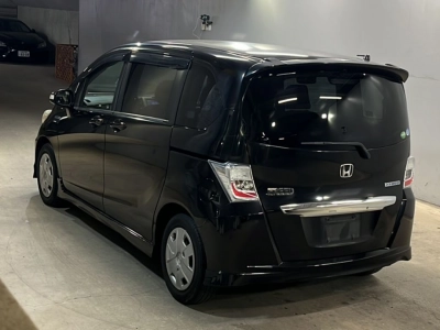 HONDA FREED HYBRID