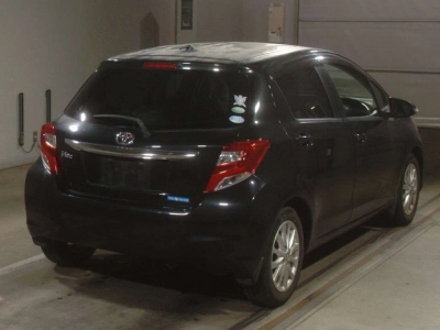 TOYOTA VITZ
