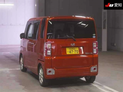 DAIHATSU WAKE