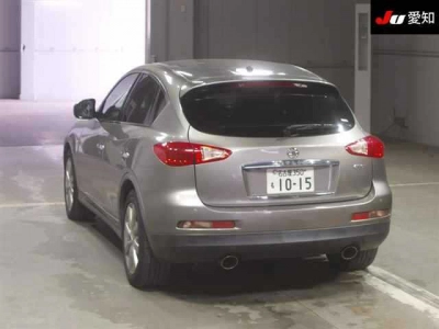 NISSAN SKYLINE CROSSOVER