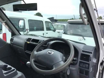 MAZDA BONGO VAN