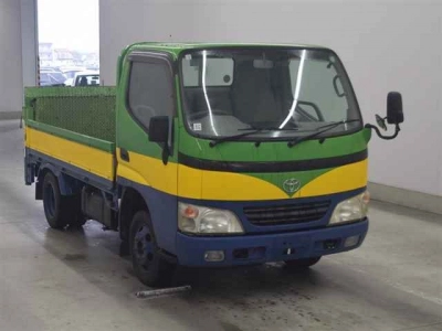 TOYOTA DYNA