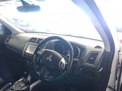 MITSUBISHI RVR