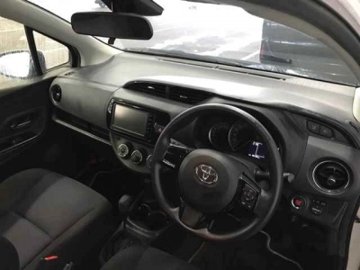 TOYOTA VITZ