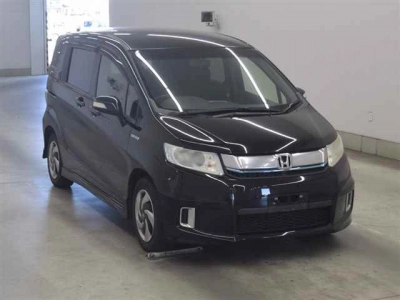 HONDA FREED SPIKE HYBRID