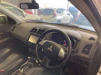 MITSUBISHI RVR
