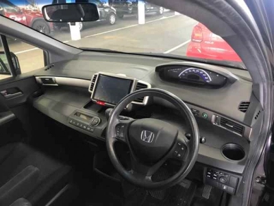 HONDA FREED SPIKE